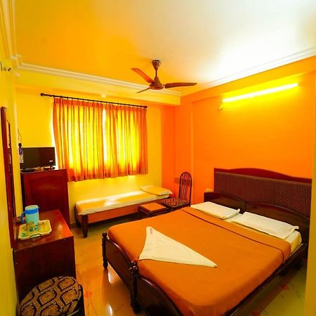 Amogha Residency Hotel Мисор Екстериор снимка