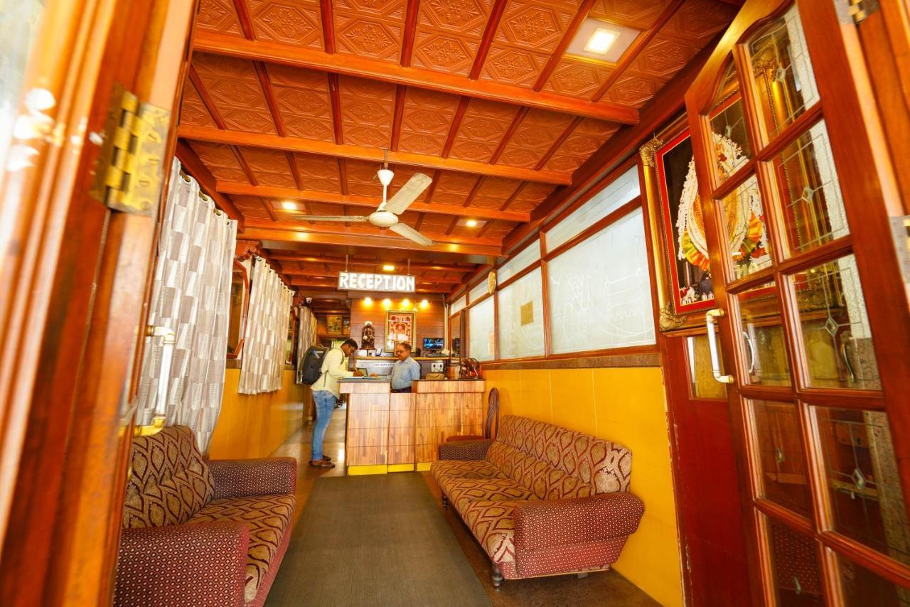 Amogha Residency Hotel Мисор Екстериор снимка