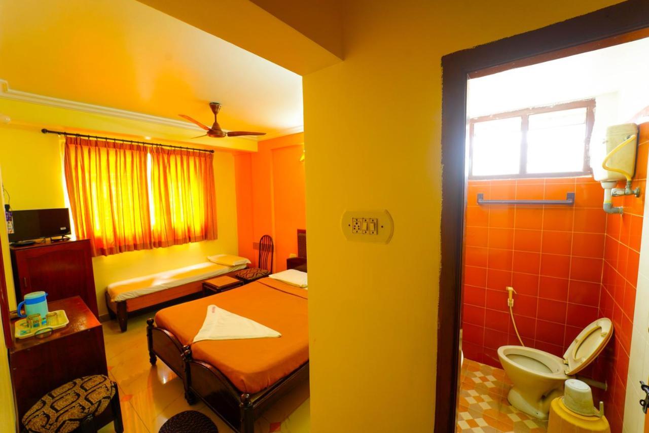 Amogha Residency Hotel Мисор Екстериор снимка