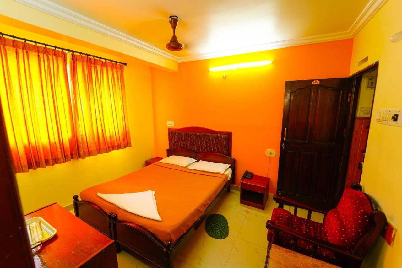 Amogha Residency Hotel Мисор Екстериор снимка