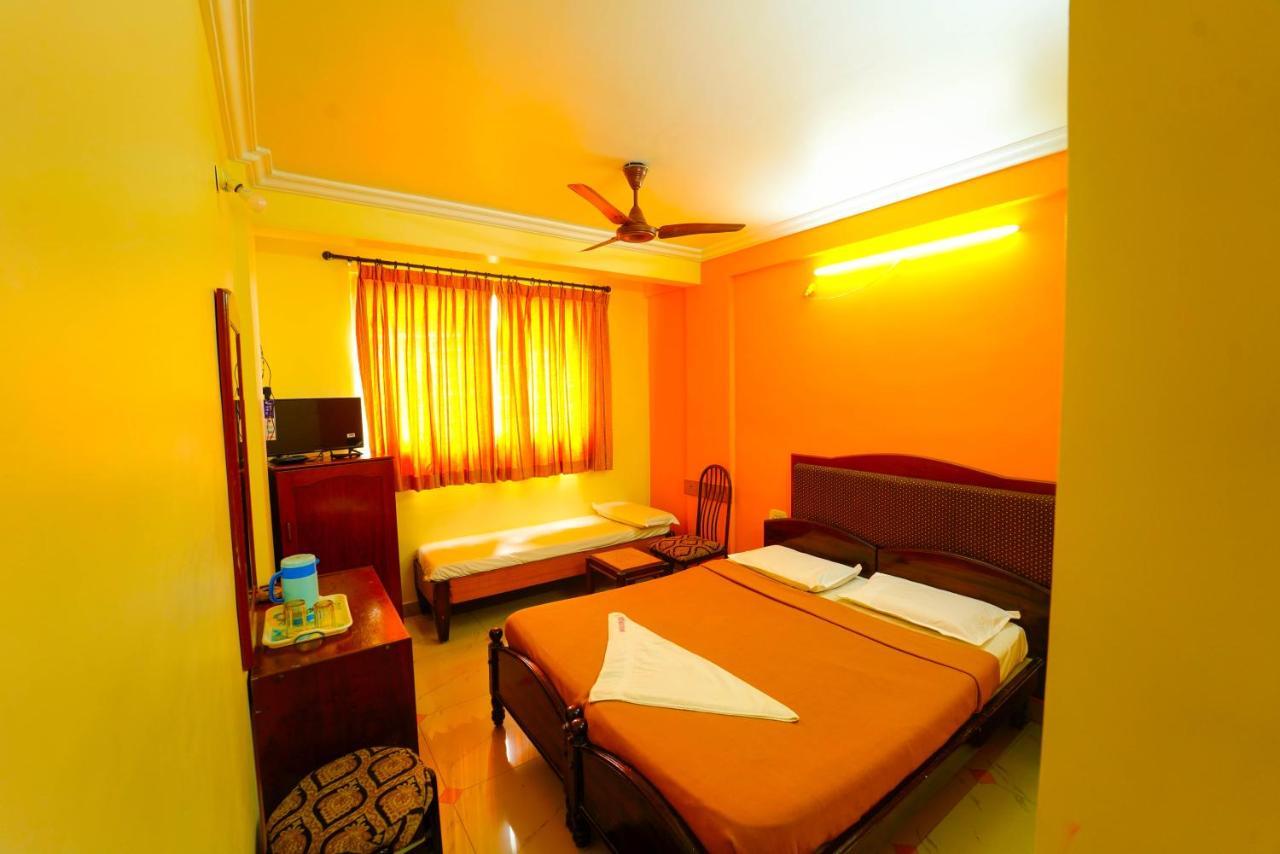 Amogha Residency Hotel Мисор Екстериор снимка