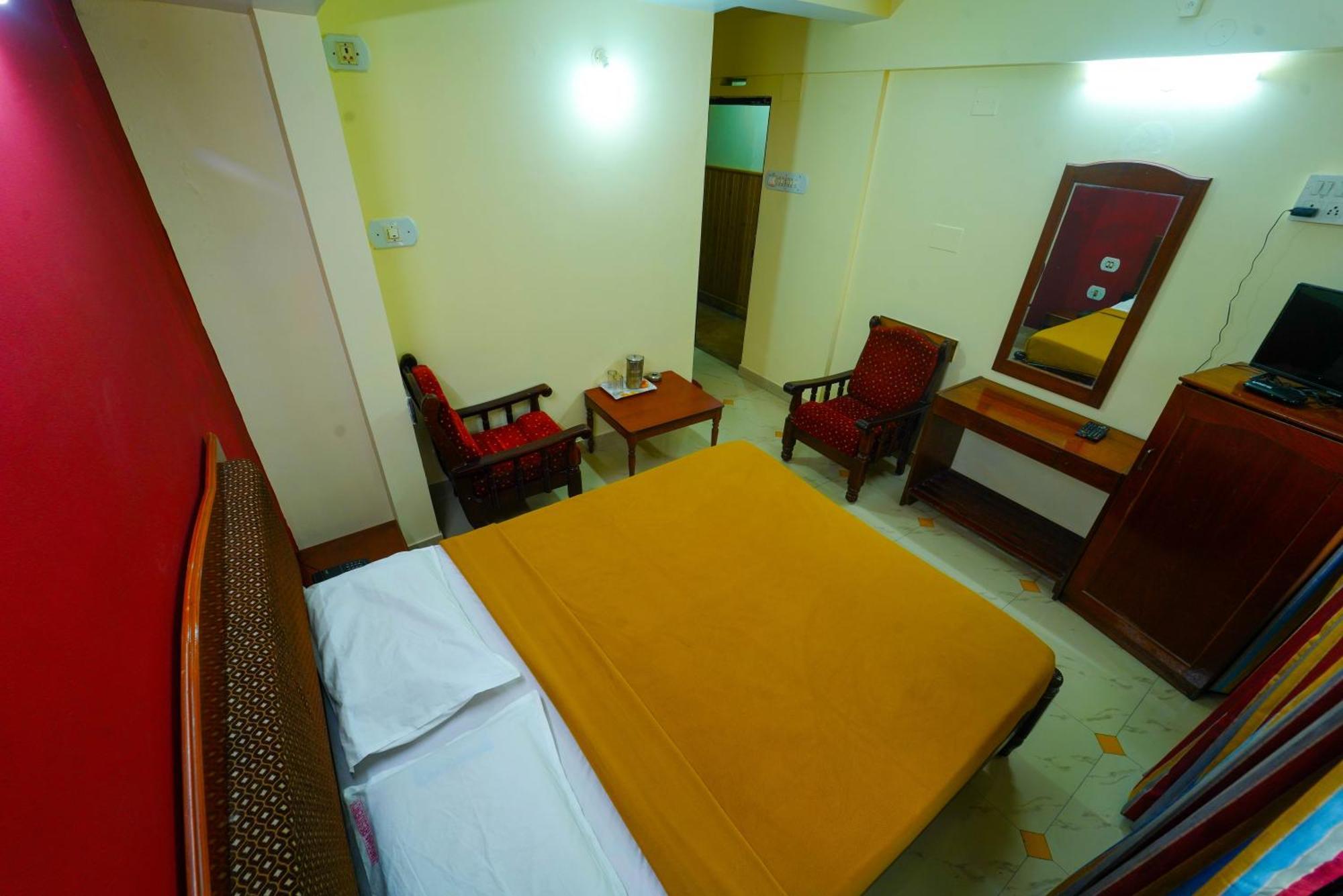 Amogha Residency Hotel Мисор Екстериор снимка