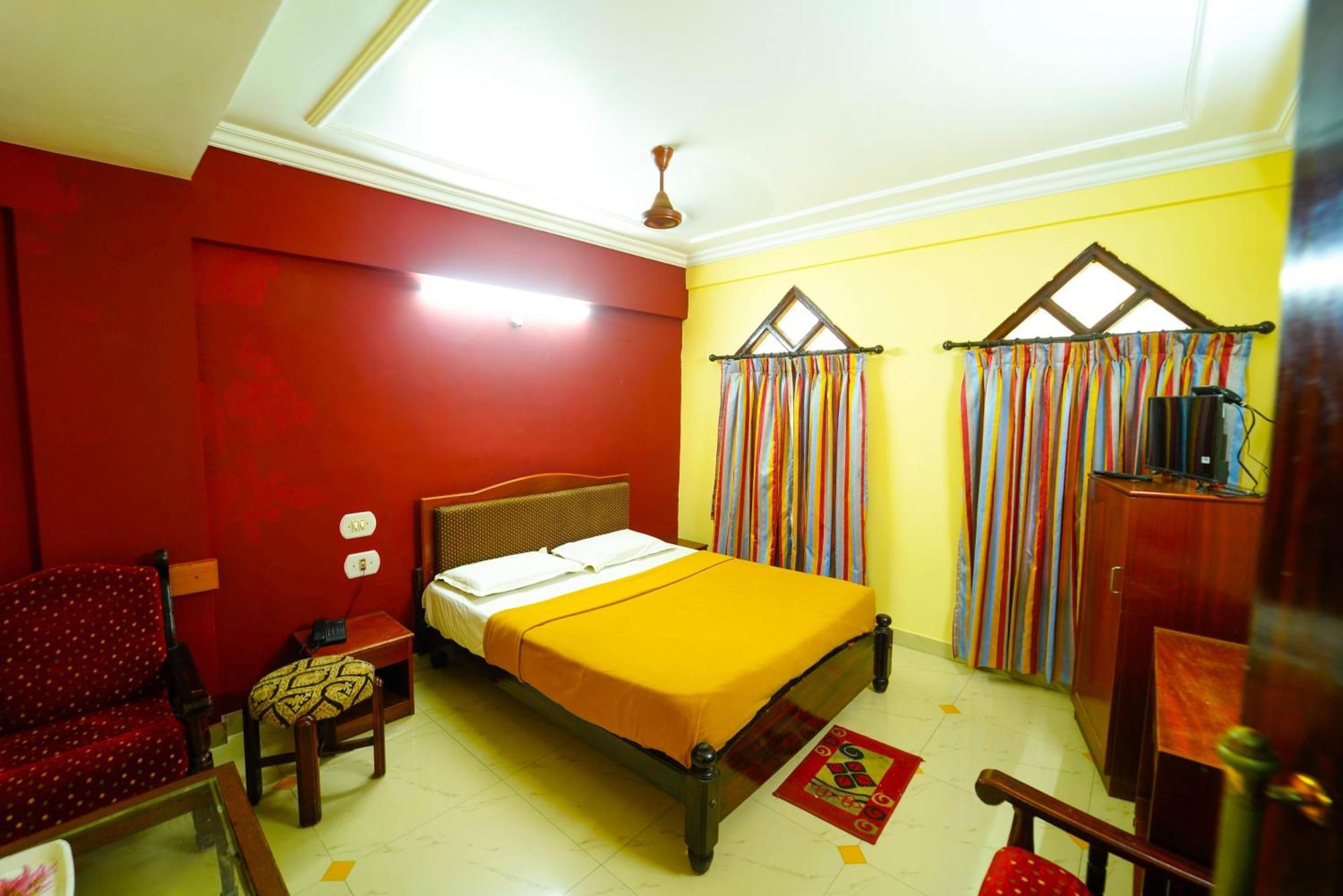 Amogha Residency Hotel Мисор Екстериор снимка
